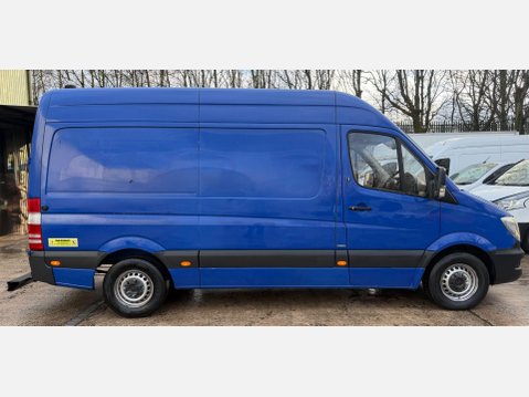 Mercedes-Benz Sprinter 2.1 211 CDi Panel Van 5dr Diesel Manual RWD L2 H3 (234 g/km, 112 bhp) 9