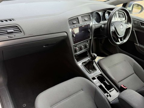 Volkswagen Golf 1.6 Golf SE Nav TDI BlueMotion Technology 5dr 3