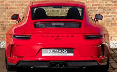 Porsche 911 GT3 Touring 5
