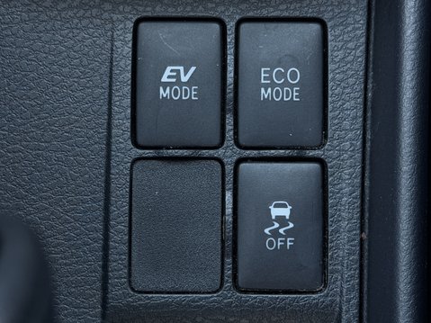Toyota Yaris 1.5 Hybrid Design 5dr CVT [Nav] 30