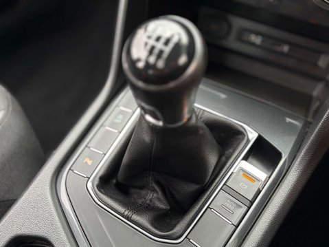 Volkswagen Tiguan 2.0 Tiguan SE Nav TDI BlueMotion Technology 5dr 36