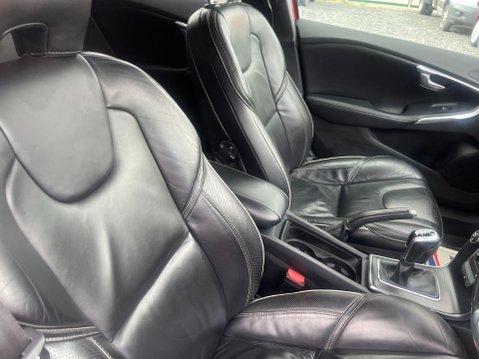 Volvo V40 2.0 D2 R-Design Pro Euro 6 (s/s) 5dr 31