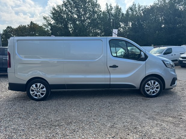 Renault Trafic LWB L2H1 Low Roof Sport Ll30 Air Con Sensors EURO 6 5