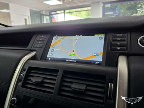 Land Rover Discovery Sport 2.0 TD4 SE Tech Auto 4WD Euro 6 (s/s) 5dr 32