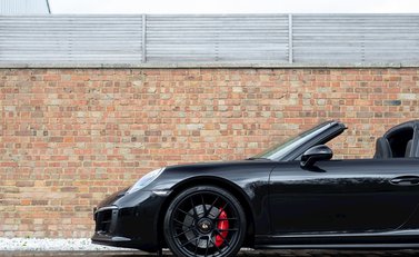 Porsche 911 Targa 4 GTS (991.2) 23