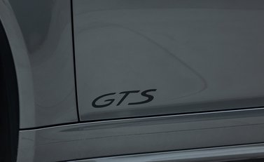 Porsche 911 Targa 4 GTS (991.2) 40