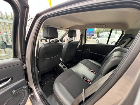 Renault Clio DYNAMIQUE TOMTOM 16V 63
