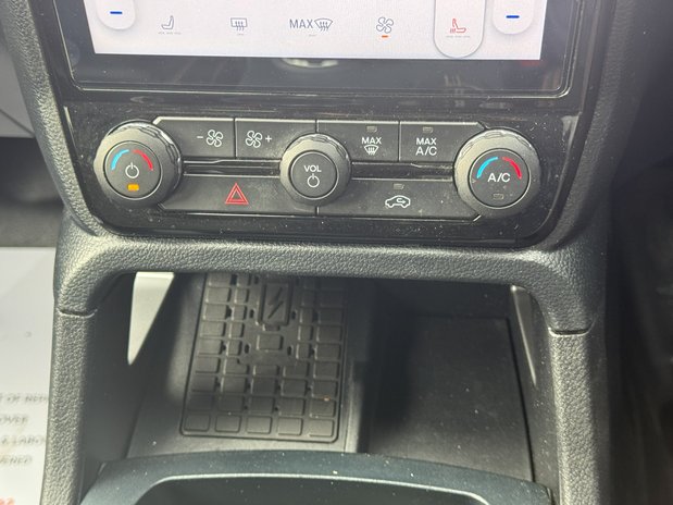 Ford Ranger Wildtrak | Auto | 2 LT | Double Cab | Sensors | Alloys | Tow Bar | EURO 6 42