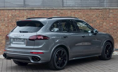 Porsche Cayenne GTS 7