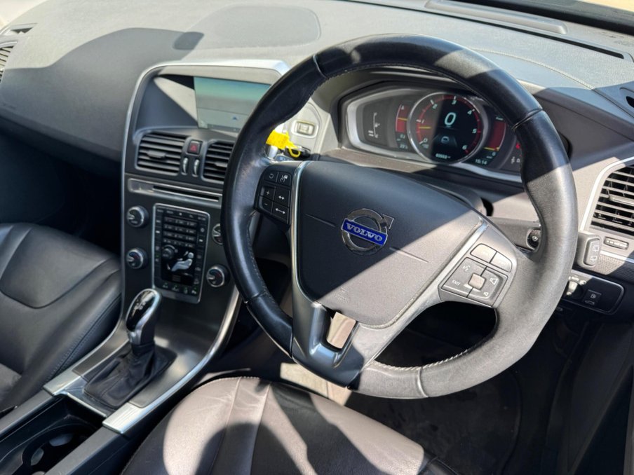 2014 Volvo XC60 — image 2
