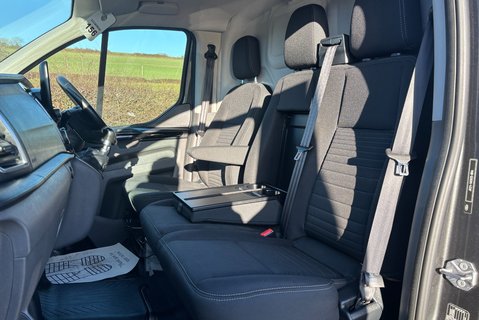 Ford Transit Custom 300 L2 H2 Limited 130 ps Panel Van 3