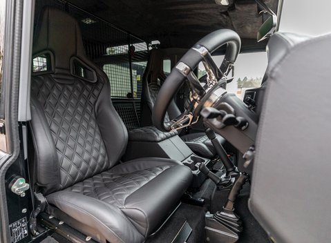 Land Rover Defender 90 Urban Truck 12