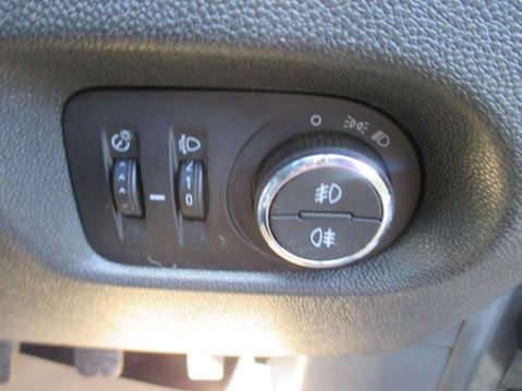 Vauxhall Corsa 1.2i ecoFLEX 16V SXi Euro 5 (s/s) 5dr (A/C) 33