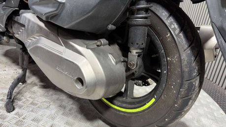 Kawasaki J300 2015 20K RUNNING MAXI SCOOTER PROJECT BIKE 300CC A2 18