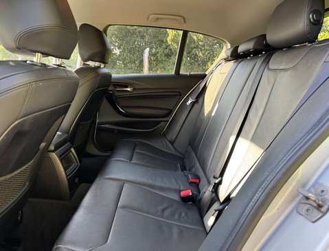 BMW 1 Series 2.0 120d Sport Auto 5dr 44