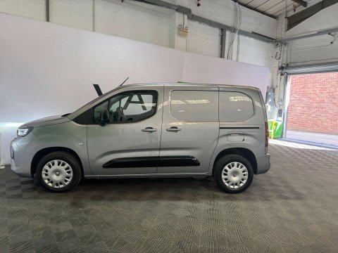 Vauxhall Combo 1.5 Combo 2300 Pro Turbo D 5dr 4