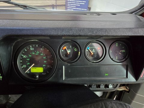 Land Rover Defender 90 HARD-TOP TD5 24