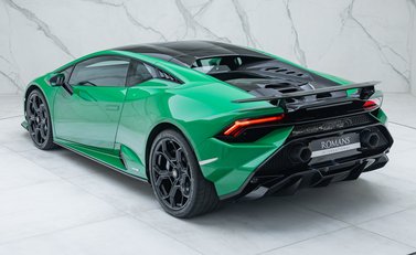 Lamborghini Huracan Tecnica 12
