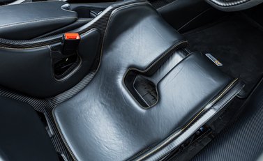 McLaren 765LT Spider 30