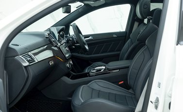 Mercedes-Benz GLE 63 S 4MATIC Night Edition 16