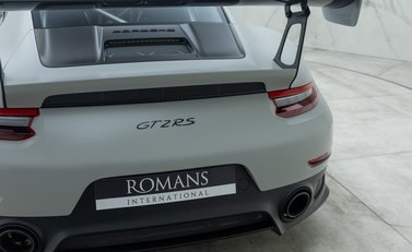 Porsche 911 GT2 RS (991) 30