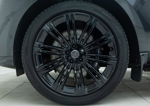 Land Rover Range Rover P615 SV LWB