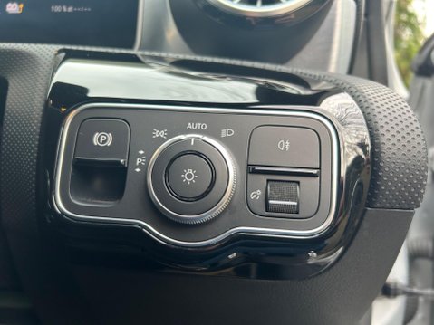 Mercedes-Benz A Class A 250 E AMG LINE PREMIUM 39