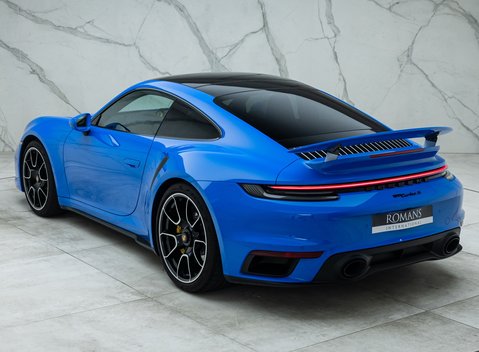 Porsche 911 Turbo S (992) 12