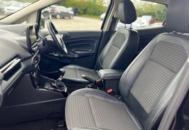 Ford Ecosport TITANIUM 25