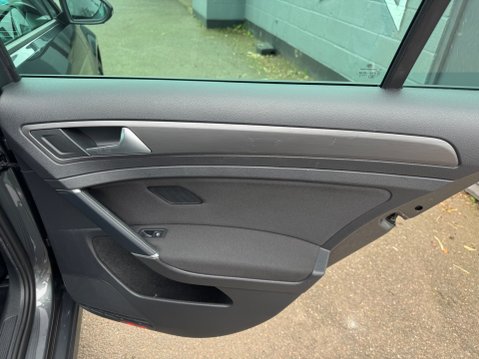 Volkswagen Golf MATCH TDI DSG 26