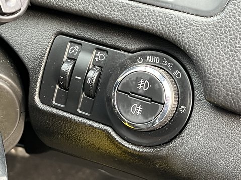 Vauxhall Insignia 1.8i VVT SRi 5dr 21