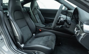 Porsche 911 GT3 (991.2) 11