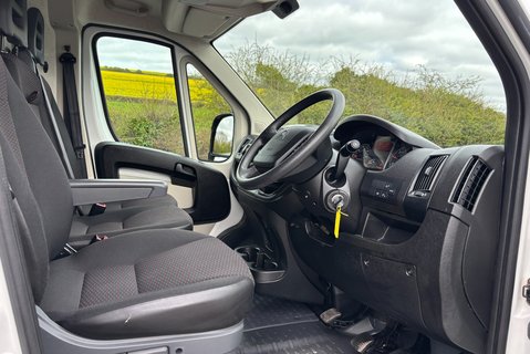 Citroen Relay 35 L2H2 Enterprise Panel Van with Tail Lift 17