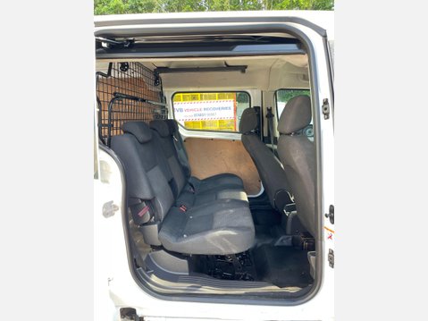 Ford Transit Connect 1.5 TDCi 230 Combi Van 6dr Diesel Manual L2 H1 (128 g/km, 99 bhp) 10