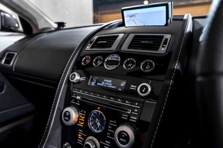 Aston Martin DBS V12 VOLANTE. FULL ASH. CARBON EXT. CERAMIC BRAKES. BANG & OLUFSEN. 31
