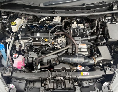 Toyota Yaris 1.5 Yaris Design HEV CVT 5dr 33