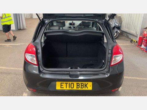 Renault Clio 1.6 VVT Initiale TomTom Hatchback 5dr Petrol Auto Euro 4 (111 ps) 3