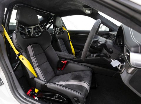 Porsche 911 GT3 (991.2) 10