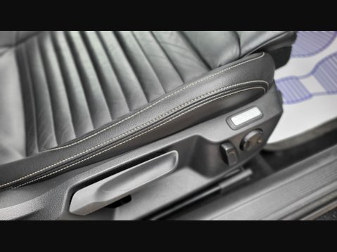 Volkswagen Passat SEL TDI DSG 34