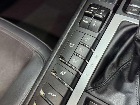 Porsche Macan 3.0T V6 S SUV 5dr Petrol PDK 4WD Euro 6 (s/s) (354 ps) 57
