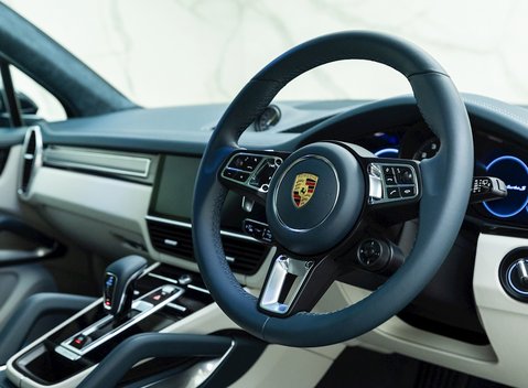 Porsche Cayenne Turbo S E-Hybrid 9