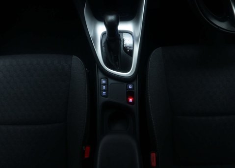 Toyota Yaris 1.5 Yaris Design HEV CVT 5dr 21
