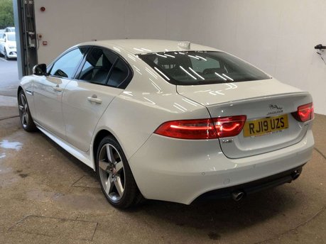 Jaguar XE 2.0 XE R-Sport Auto 4dr 13
