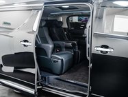 Toyota Alphard 2.5 MPV 2.5 SUV Automatic Petrol 22