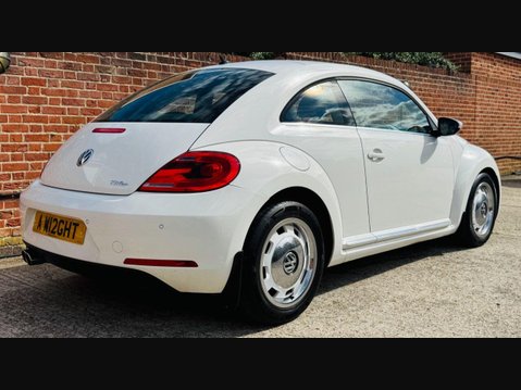 Volkswagen Beetle 2.0 TDI Design Hatchback 3dr Diesel DSG Euro 5 (140 ps) 4