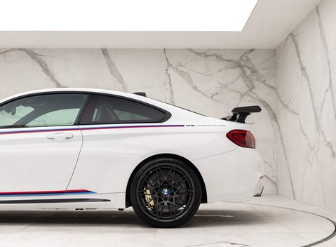 BMW M4 DTM Champion Edition 32