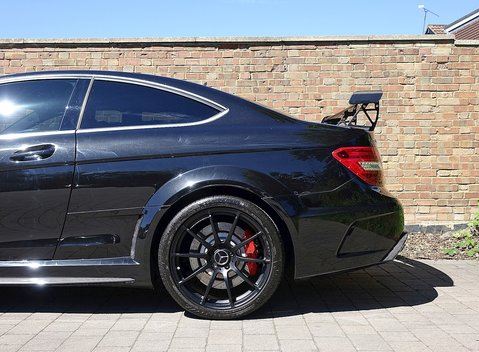 Mercedes-Benz C Class C63 AMG Black Series 11
