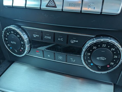 Mercedes-Benz C Class C250 CDI BLUEEFFICIENCY AMG SPORT 27