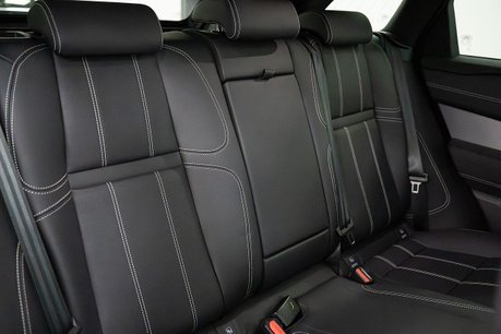 Land Rover Range Rover Velar 2.0 P250 R-Dynamic HSE SUV 5dr Petrol Auto 4WD Euro 6 (s/s) (249 ps) 30