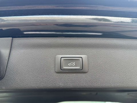 Audi Q3 1.4 Q3 S Line Edition TFSI Semi-Auto 5dr 18